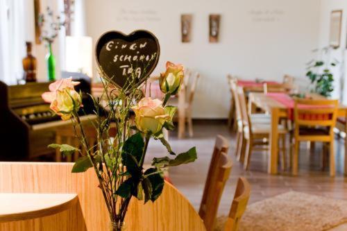 Hotel Landgasthof Wallburg Eltmann エクステリア 写真