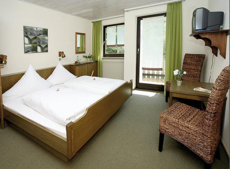 Hotel Landgasthof Wallburg Eltmann エクステリア 写真