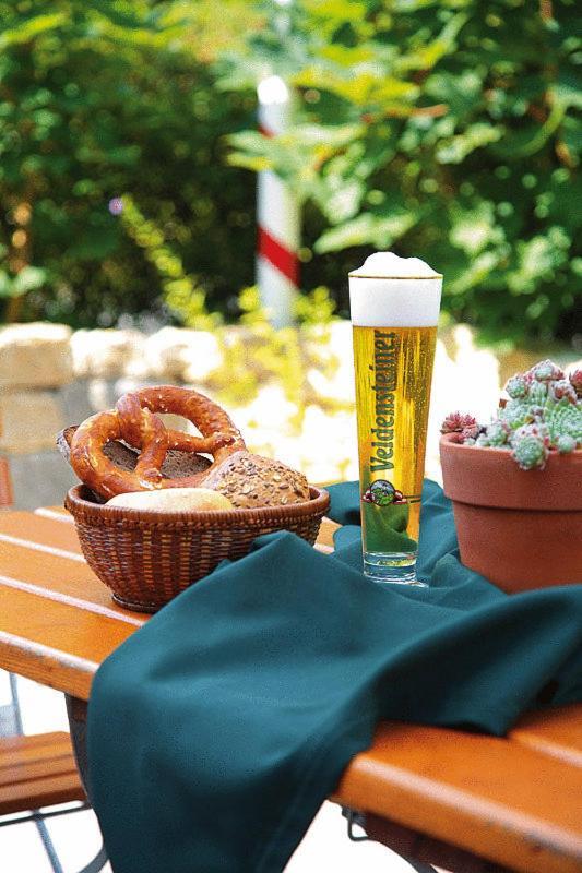 Hotel Landgasthof Wallburg Eltmann エクステリア 写真